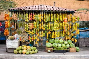 Zelfklevend Fotobehang Amazonic traditional fruits on road shop © tacio philip
