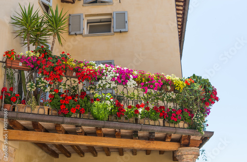 Balcone con fiori