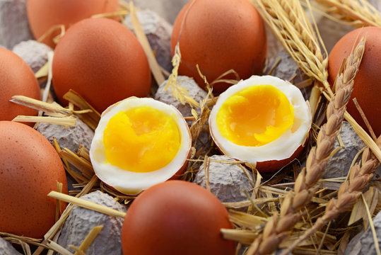 Eigelb Stroh