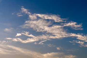 夕日に染まる雲