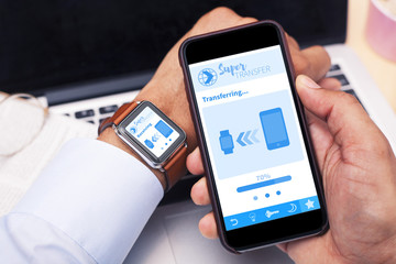 Smartphone and Smartwatch running transfer app