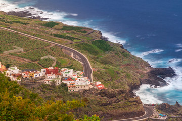 Langzeitbelichtung auf Küstenstadt bei Garachico in der Provinz Santa Cruz de Tenerife, Teneriffa