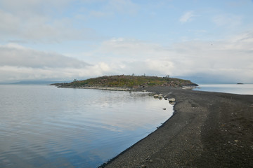 Fototapeta na wymiar Island in the lake.