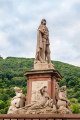 Obraz premium Statue on the old bridge