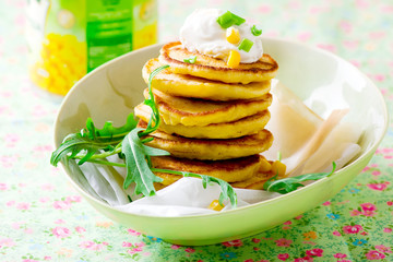  corn fritters  with sour cream