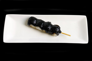 ごまだれの串だんご