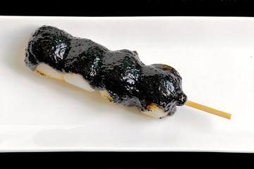 ごまだれの串だんご