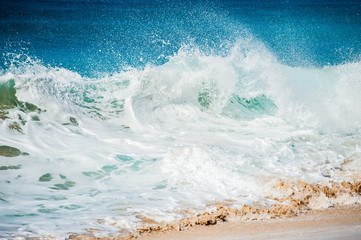 Fototapeta na wymiar 激しい大波,ハワイのノースショア