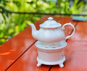 white tea pot