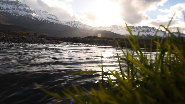 dağlardaki karların erimesi ile oluşan sular