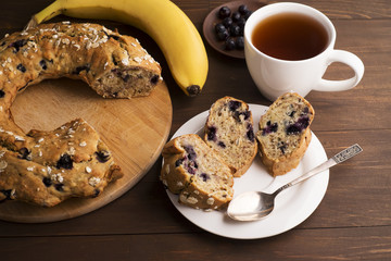 Banana cake with blueberries and cereal