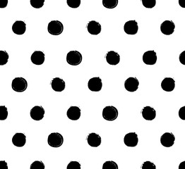 Grunge polka dot doodle seamless pattern - 105158625