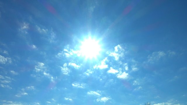輝く太陽と雲・タイムラプス・4K_15-204
