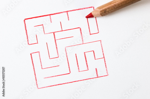 "Labyrinth zeichnen" Imagens e fotos de stock Royalty Free no Fotolia