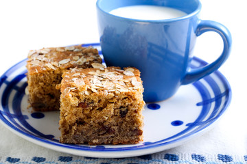 Oatmeal bars with raisin and nuts