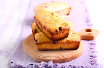 Mini loaves with raisin
