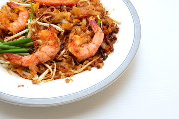 Thai Fried Noodle With Prawn and squid