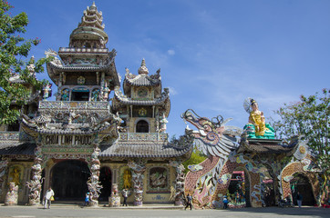 Obraz premium Famous mosaic Linh Phuoc pagoda at Da Lat City, Lam Dong province, Vietnam.