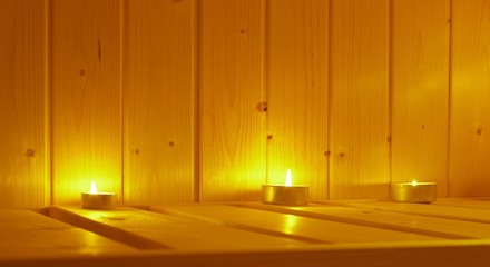 Sauna im Kerzenlicht