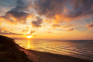 Fototapeta na wymiar Beautiful clouds and sea landscape in sunset