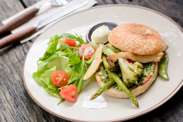 Salad Bagel