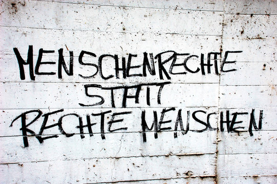 Graffiti "Menschenrechte statt rechte Menschen"