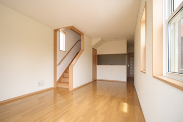 住宅　LDK 狭小住宅　自然光　イメージ　階段あり　1F　シンプル家具なし　施工例
