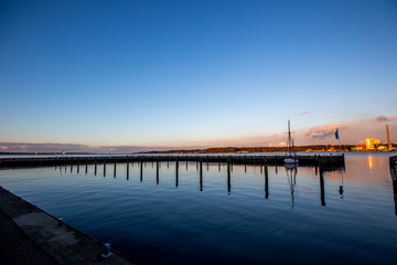 Malerischer Sonnenuntergang am Kieler Hafen