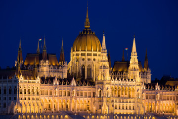 Fototapeta premium Hungarian Parliament by Night in Budapest