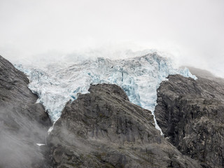 Gletscher/der größte Festlandgletscher Europas in 1000 Meter höhe in den Wolken