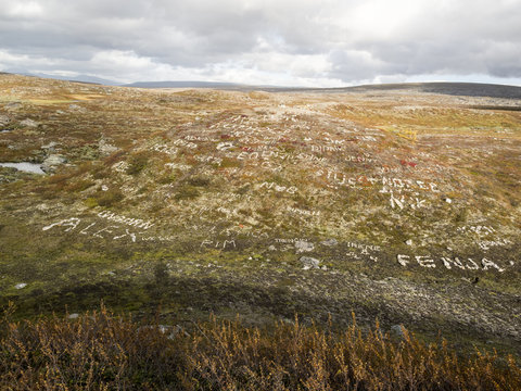 Wir waren hier,Steinmarkierungen am nördlichen Polarkreis auf Norwegischer Seite