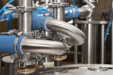 Dairy production. Apparatus for bottling milk products