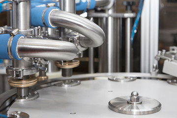 Dairy production. Apparatus for bottling milk products