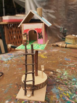 幼児が作ったツリーハウスです
