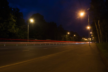 Fototapeta na wymiar movement on city highway at night