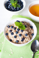 Oatmeal with blueberries