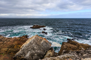 Felsenküste, Hermanus, Westkap, Südafrika