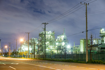 Fototapeta na wymiar Oil and gas refinery at night