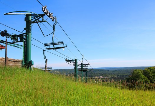 Rope way in Boyne ski resort