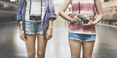 Obraz na płótnie Canvas Girls Friendship Hangout Traveling Holiday Photography Concept