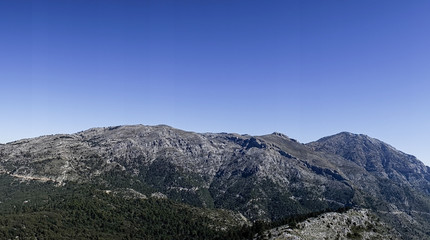 vistas del  pico de la Torrecilla en el parque natural de sierra de las Nieves en la provincia de Málaga