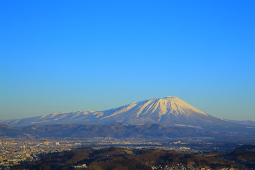 Fototapeta premium Iwate góra i pejzaż miejski