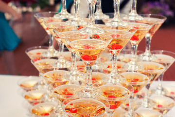 pyramid from champagne glasses