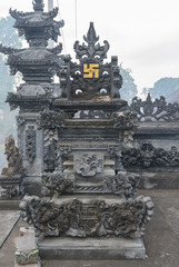 Fototapeta na wymiar Indonesien; Bali, Todestempel von Sawan. Reliefs und Skulpturen.
