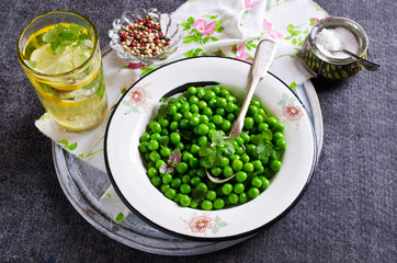 Green peas with mint