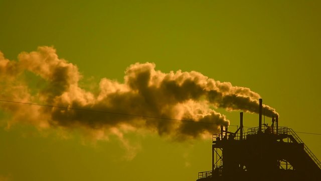 factory pipes the leaving smoke