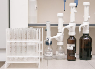 Glass chemical laboratory ware for experiences