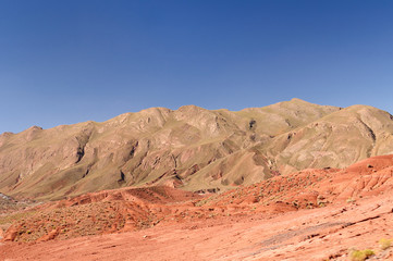 Fototapeta na wymiar The colourful Andes in Bolivia