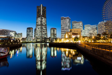 Fototapeta na wymiar Yokohama cityscape at night