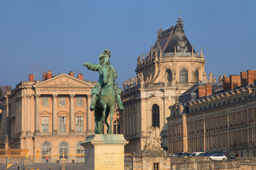 Naklejka na ściany i meble Château de Versailles, Statue de Louis XIV